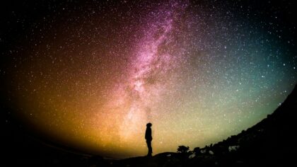 Astrologiniai tipai ir emocijos kasdienybėje: kaip ugnis, žemė, oras ir vanduo ieško ramybės