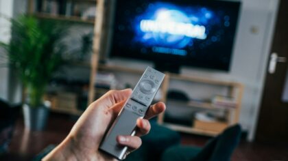 Išmanieji televizoriai nuėjo toli nuo paprasto ekrano: kaip juos saugiai paruošti namams ir sumažinti sekimą