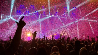 Ką reiškia būti fanų klubo dalimi šiandien: nuo eilinio gerbėjo iki aktyvaus fandomo nario