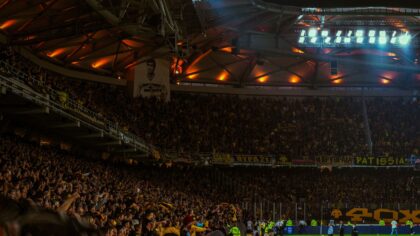 Kaip iš radijo hitų gimsta futbolo stadiono himnai: nuspėti neįmanoma, bet dėsningumų yra