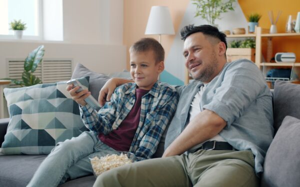 Kino klasika vaikams ir paaugliams: kaip senieji pasakojimai vis dar formuoja naująją kartą