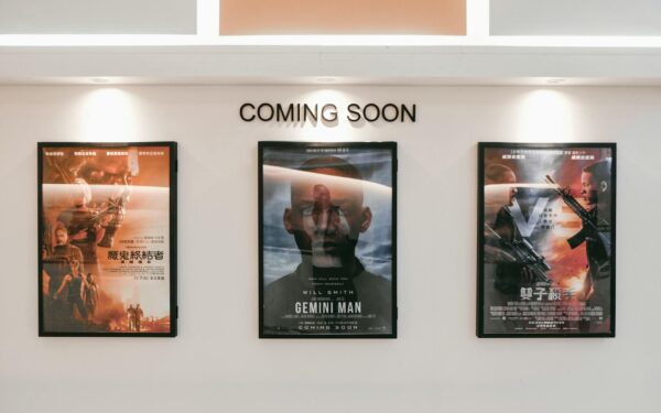 Kino plakatai, kurie keičia žiūrovo sprendimą: kaip vizualas nulemia, ar eisite į seansą