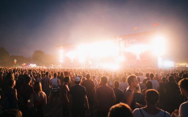 Lietuviškų vasaros festivalių žemėlapis: kur šiemet skambės įsimintiniausia muzika po atviru dangumi