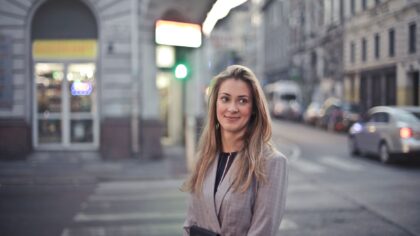 Pasitikėjimas savimi pagal gimimo laiką: kaip skirtingi tipai drąsiau parodo, kas jie yra
