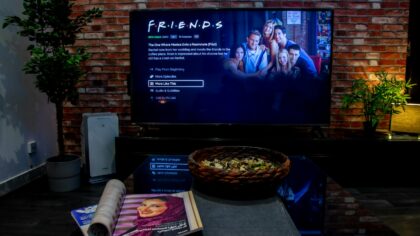 Teminiai žaidimų vakarai su serialų ir filmų herojais: kaip paprastą susitikimą paversti įsimintinu įvykiu
