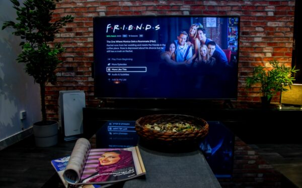 Teminiai žaidimų vakarai su serialų ir filmų herojais: kaip paprastą susitikimą paversti įsimintinu įvykiu