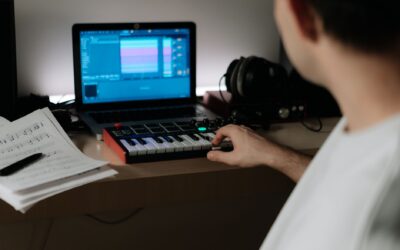 Trumpi, bet įsimenantys: kaip dainų intro pasikeitė „Spotify“ ir „TikTok“ eroje