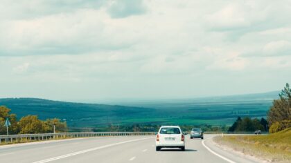 Ilgi savaitgalio maršrutai automobiliu Lietuvoje: kaip suplanuoti kelionę, kad mažiau pavargtumėte kelyje