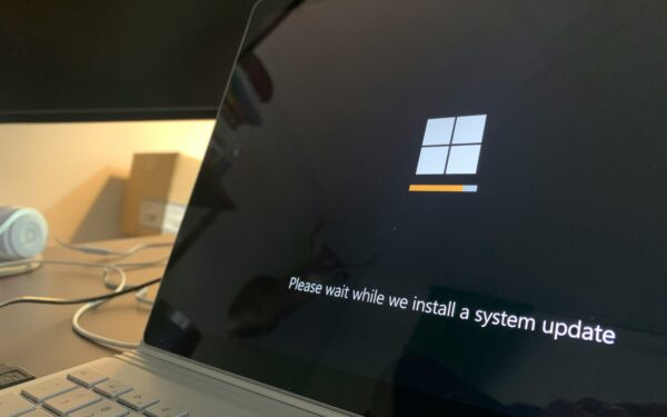 Ką iš tikrųjų keičia nauji „Windows“ ir „macOS“ atnaujinimai: svarbiausi pokyčiai ir kaip pasiruošti