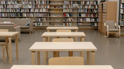 Kaimų bibliotekos po tylia revoliucija: kaip mažos skaityklos tampa vietos bendruomenių šerdimi