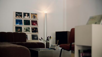 Kaip pasikeitė džiazo klausymas namuose: nuo foninės melodijos iki sąmoningo vakaro ritualo