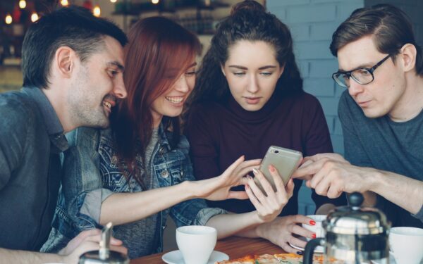 Kaip viešas QR kodas „Instagram“ ir kituose tinkluose virsta vakarėliu: naujas būdas kviesti ir pažinti žmones