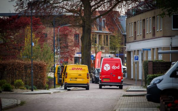 Kroviniai į regionus ir atgal: kaip vežėjai ir gyventojai prisitaiko prie smulkių siuntų augimo keliuose