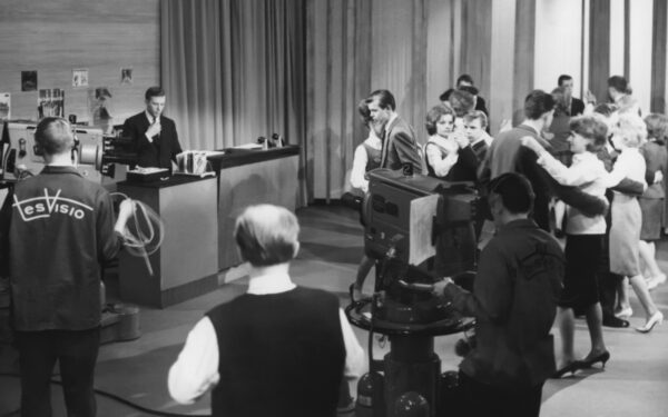 Nostalgiški televizijos žaidimai grįžta į madą: kodėl jaunimas atranda senų laidų įrašus ir rengia savo vakarus