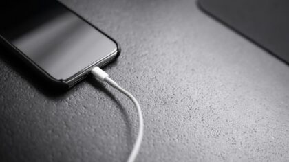 Telefonų baterijų ilgaamžiškumas: ką daryti kasdien, kad išlaikytumėte geresnę įkrovą po kelerių metų
